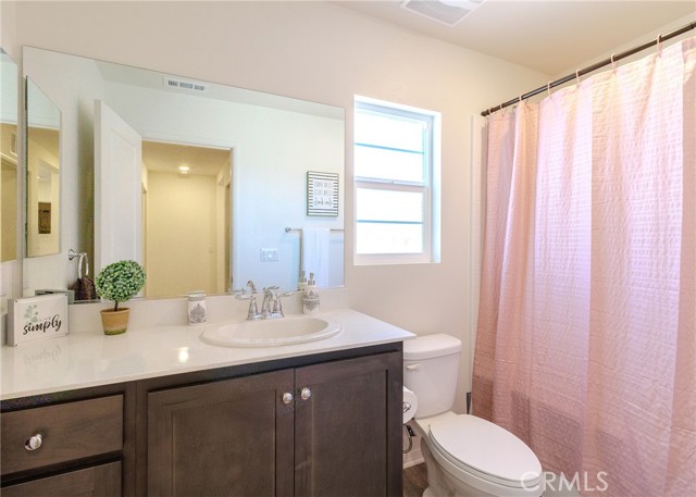 Detail Gallery Image 18 of 21 For 15451 San Francisco Ln, Victorville,  CA 92394 - 4 Beds | 3/1 Baths