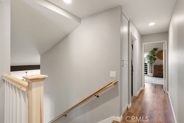 Detail Gallery Image 30 of 34 For 1925 Meadow Brook Ct, Thousand Oaks,  CA 91362 - 4 Beds | 2/1 Baths