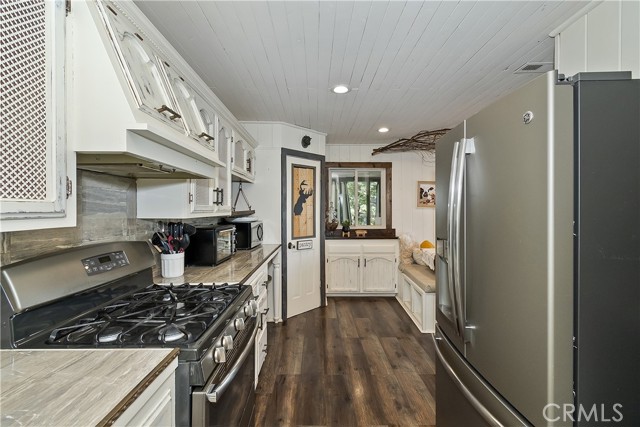 Image 14 of 38 For 533 Sunderland Court