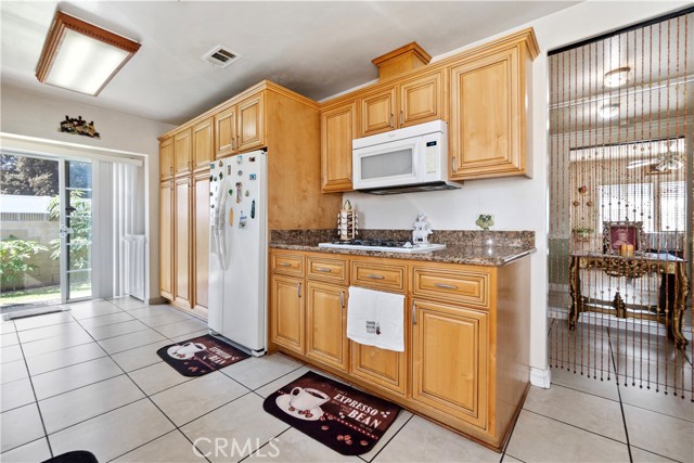 Detail Gallery Image 14 of 32 For 10045 Brookshire Ave, Downey,  CA 90240 - 2 Beds | 2 Baths