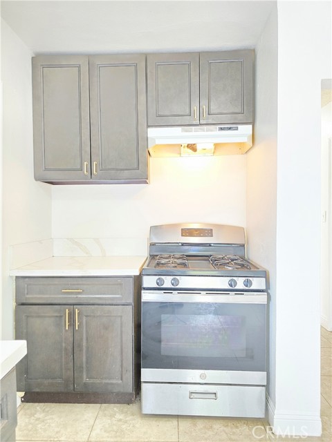 Detail Gallery Image 11 of 20 For 10529 Grape, Los Angeles,  CA 90002 - 6 Beds | 2 Baths