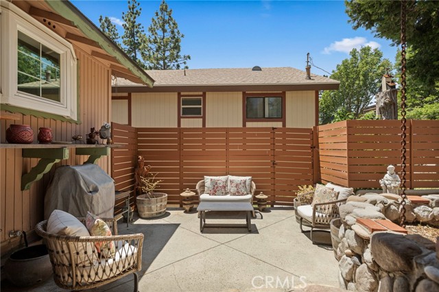 221 Darfo Drive, Crestline CA: https://media.crmls.org/medias/2c27f701-0df7-4c56-9f2e-76720b7de4fe.jpg