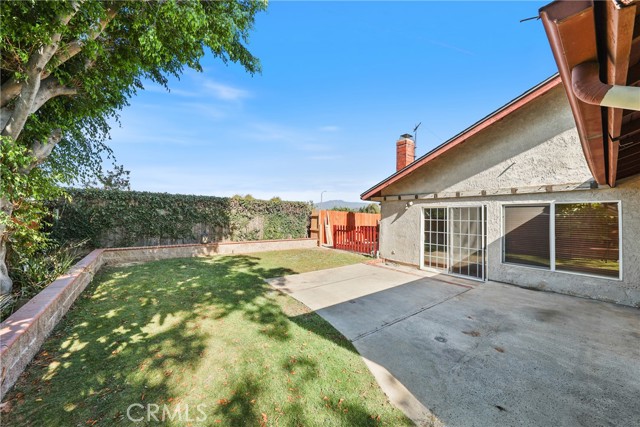 1042 Bassett Court, San Dimas CA: https://media.crmls.org/medias/2c28156b-a0f8-4d3c-a1af-42f1aad393ba.jpg