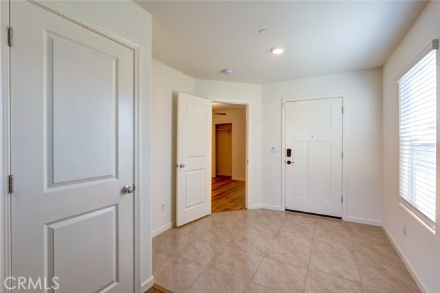 Detail Gallery Image 8 of 75 For 753 Heitz Way, Merced,  CA 95348 - 5 Beds | 3/1 Baths