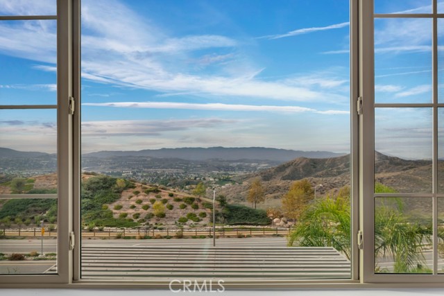 Detail Gallery Image 22 of 65 For 18348 Cachet, Canyon Country,  CA 91350 - 5 Beds | 5 Baths