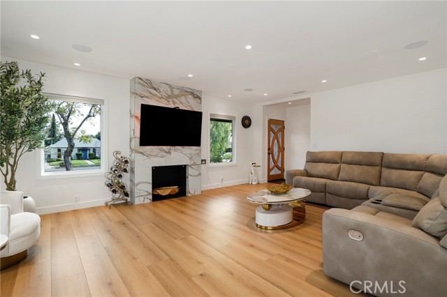 Detail Gallery Image 8 of 40 For 2185 Paloma, Pasadena,  CA 91104 - 3 Beds | 3 Baths