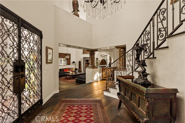 Detail Gallery Image 5 of 44 For 4909 Woodley Ave, Encino,  CA 91436 - 5 Beds | 4 Baths