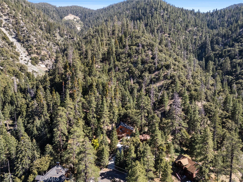 https://media.crmls.org/medias/2c29896d-aff2-4903-92ee-be73382986f5.jpg?preset=X-Large
