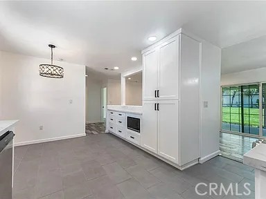 Detail Gallery Image 2 of 13 For 636 E. Avenida De Los Arobles, Thousand Oaks,  CA 91360 - 4 Beds | 2 Baths