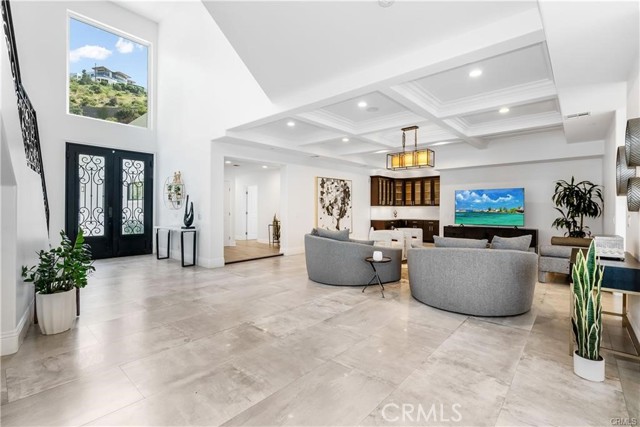 Detail Gallery Image 2 of 65 For 9484 Gloaming Dr, Beverly Hills,  CA 90210 - 4 Beds | 4 Baths