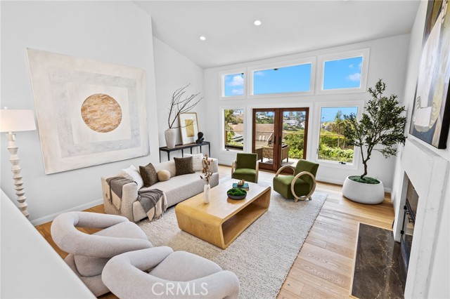 2335 Hillview Drive, Laguna Beach CA: https://media.crmls.org/medias/2c2b5215-f7a4-448d-97f0-3ff4956491d6.jpg