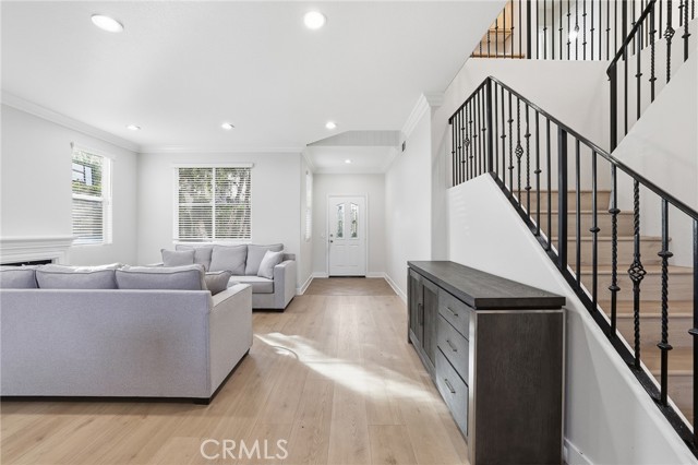 Detail Gallery Image 10 of 46 For 8220 Chamberlain, Reseda,  CA 91335 - 4 Beds | 3 Baths