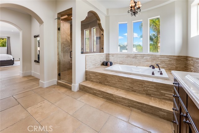 Detail Gallery Image 27 of 54 For 23123 Oxnard St, Woodland Hills,  CA 91367 - 5 Beds | 6 Baths