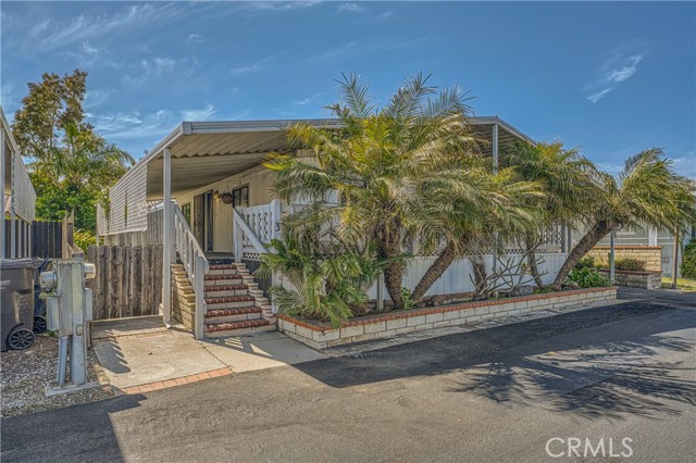 Detail Gallery Image 1 of 32 For 7051 Ellis Ave #3,  Huntington Beach,  CA 92648 - 3 Beds | 2 Baths