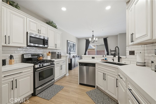 Detail Gallery Image 21 of 56 For 39738 Columbia Union #B,  Murrieta,  CA 92563 - 4 Beds | 2/1 Baths