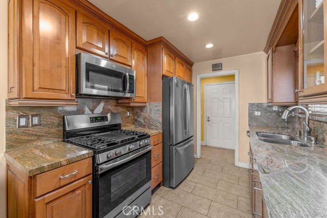 Detail Gallery Image 10 of 44 For 1344 5th St #7,  Glendale,  CA 91201 - 2 Beds | 2 Baths