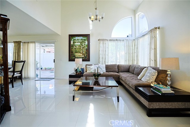 Detail Gallery Image 4 of 33 For 13079 Winterpark, Riverside,  CA 92503 - 3 Beds | 2/1 Baths