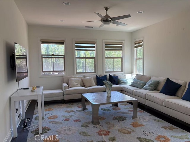119 Kennard, Irvine CA: https://media.crmls.org/medias/2c2f3727-76b2-4940-9f32-94780b4c17d9.jpg