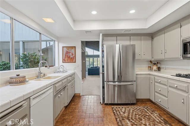 Detail Gallery Image 12 of 46 For 4200 N Virginia Vista, Long Beach,  CA 90807 - 3 Beds | 2/1 Baths