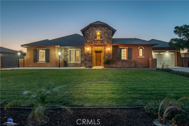 Detail Gallery Image 1 of 38 For 12948 Hyperion Ln, Apple Valley,  CA 92308 - 5 Beds | 3/1 Baths