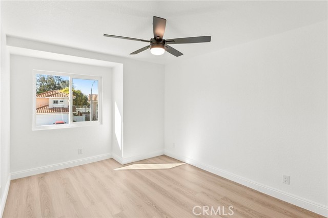 Image 23 of 51 For 40156 Starling Street