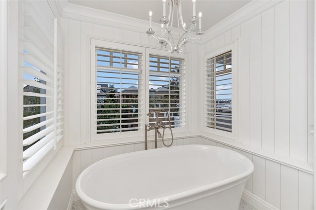 Detail Gallery Image 25 of 43 For 2431 Bayshore Drive, Newport Beach,  CA 92663 - 4 Beds | 3/1 Baths