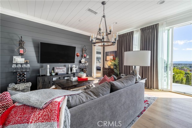 Detail Gallery Image 30 of 71 For 18806 Winnwood, Santa Ana,  CA 92705 - 4 Beds | 4 Baths