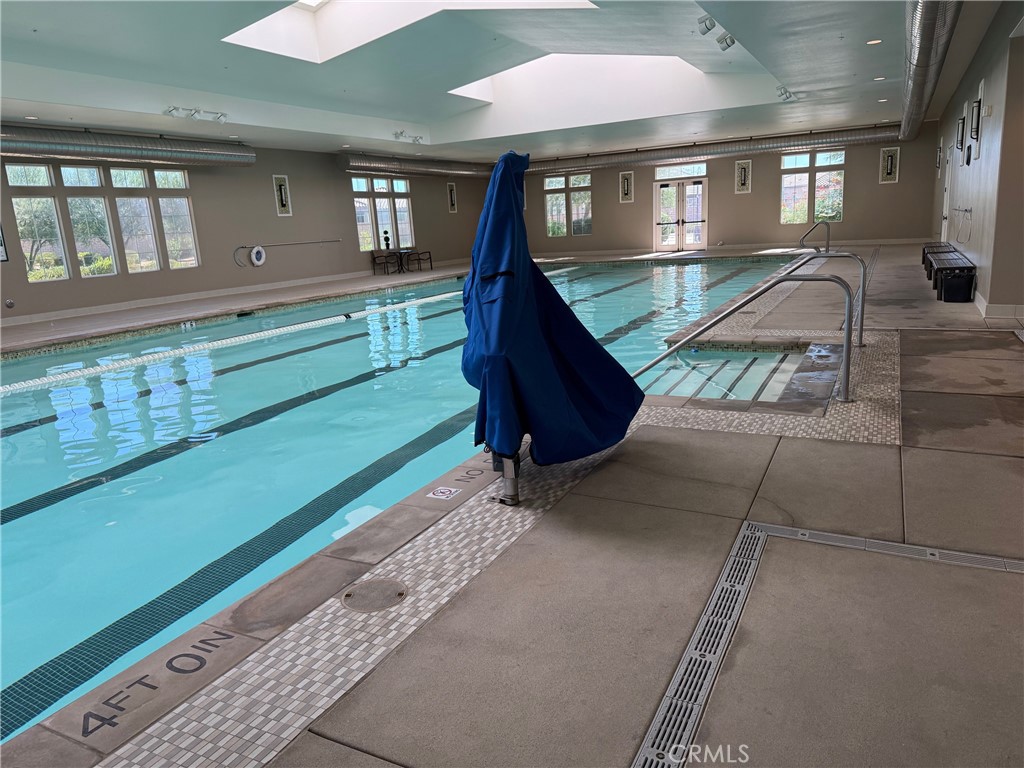 https://media.crmls.org/medias/2c30b1fa-e9d3-458c-92b0-100308f47003.jpg?preset=X-Large