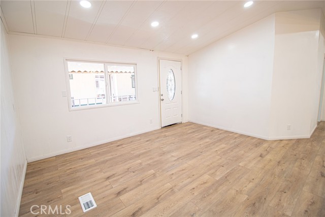 Detail Gallery Image 13 of 26 For 3524 E Avenue R #202,  Palmdale,  CA 93550 - 3 Beds | 2 Baths