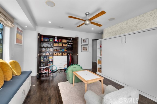 Detail Gallery Image 10 of 22 For 1049 14th St, Manhattan Beach,  CA 90266 - 3 Beds | 2 Baths