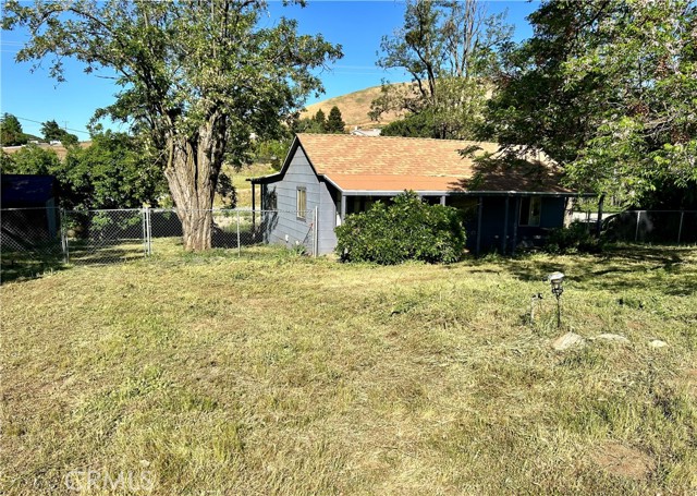 9685 Bluff Street, Banning CA: https://media.crmls.org/medias/2c3132cf-d4ed-4d62-8573-fce4f0625f10.jpg