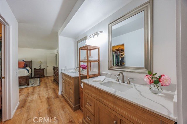 710 W Country Hills W Drive, La Habra CA: https://media.crmls.org/medias/2c321956-6e1b-4eba-9996-7c0c7bcbb1c1.jpg