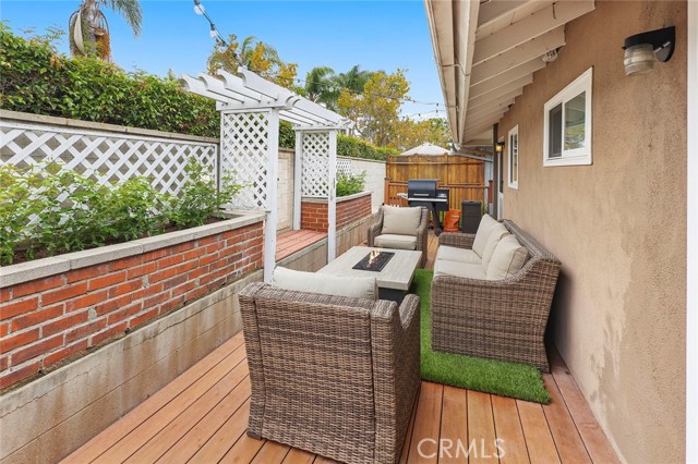 Detail Gallery Image 19 of 28 For 16875 Canyon Lane, Huntington Beach,  CA 92649 - 3 Beds | 2 Baths