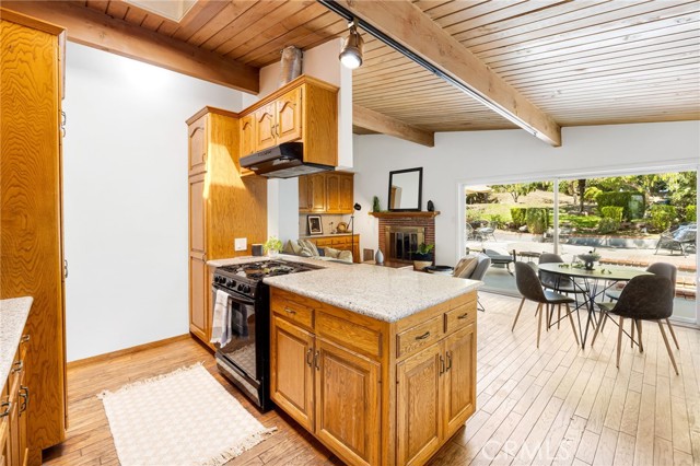 Detail Gallery Image 8 of 28 For 3117 Harmony Pl #MAIN,  La Crescenta,  CA 91214 - 3 Beds | 2 Baths