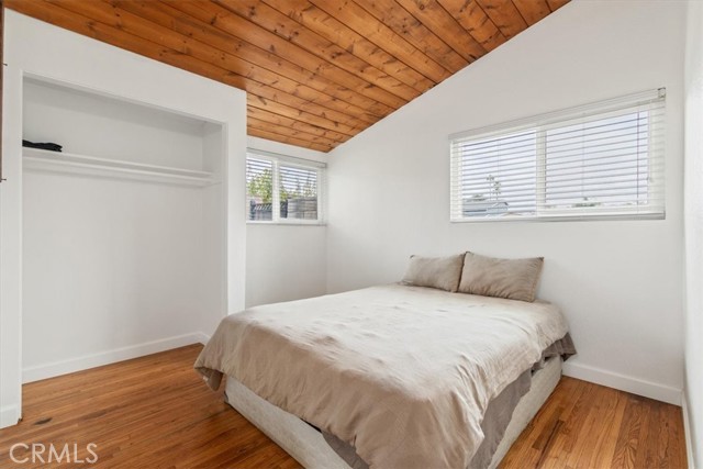 Detail Gallery Image 19 of 34 For 16750 Septo, Northridge,  CA 91343 - 5 Beds | 3 Baths