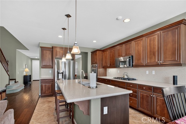 Detail Gallery Image 8 of 60 For 33888 Madrigal Ct, Temecula,  CA 92592 - 5 Beds | 3 Baths