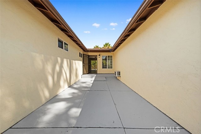 Detail Gallery Image 2 of 34 For 8808 Leigh Ave, Spring Valley,  CA 91977 - 4 Beds | 2 Baths