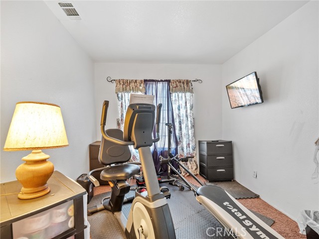 9919 Payne Court, Adelanto CA: https://media.crmls.org/medias/2c3409f5-0ee9-4085-8578-28dde1212588.jpg