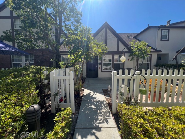 Detail Gallery Image 1 of 5 For 23 Three Vines Ct, Ladera Ranch,  CA 92694 - 3 Beds | 2/1 Baths