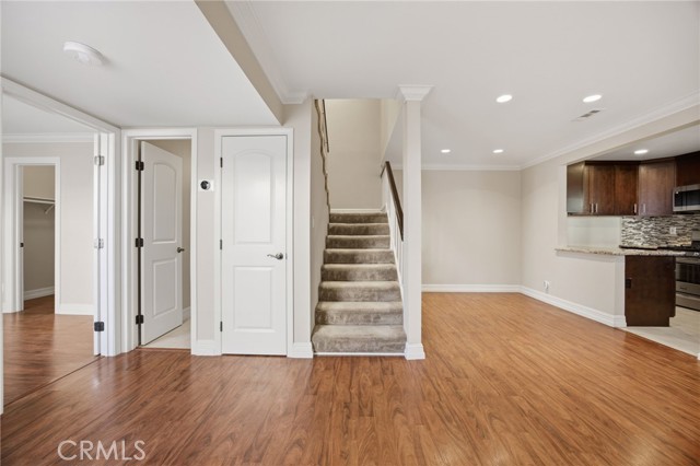 19208 Hamlin Street, 5 photo 52