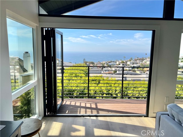 Detail Gallery Image 14 of 32 For 969 Acapulco St, Laguna Beach,  CA 92651 - 3 Beds | 2/1 Baths