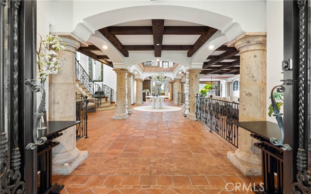 Image 5 of 54 For 445 Isabella Ter