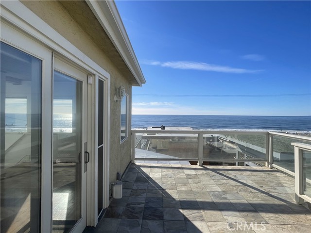 Detail Gallery Image 1 of 1 For 319 26th Pl, Manhattan Beach,  CA 90266 - 3 Beds | 3 Baths
