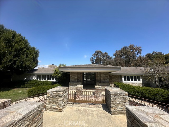 60 Crest E Road, Rolling Hills CA: https://media.crmls.org/medias/2c38a467-bb21-4635-9ba5-9e7beb2320db.jpg