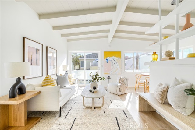 Detail Gallery Image 17 of 27 For 130 43rd, Newport Beach,  CA 92663 - 4 Beds | 3 Baths