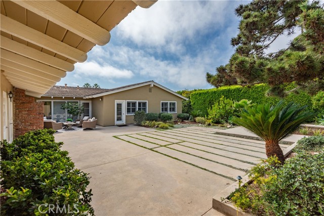 Detail Gallery Image 32 of 44 For 301 Yarmouth, Palos Verdes Estates,  CA 90274 - 4 Beds | 2 Baths