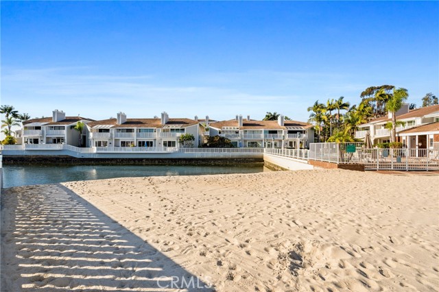 Detail Gallery Image 38 of 44 For 1033 Bayside Cove #106,  Newport Beach,  CA 92660 - 2 Beds | 2/1 Baths