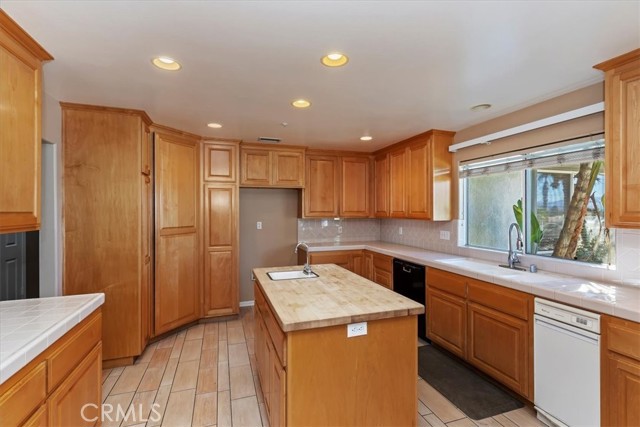 Detail Gallery Image 33 of 70 For 1042 Coronet, Riverside,  CA 92506 - 4 Beds | 4/1 Baths