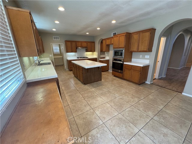 Detail Gallery Image 22 of 67 For 14570 Piedmont Dr, Moreno Valley,  CA 92555 - 5 Beds | 3/1 Baths