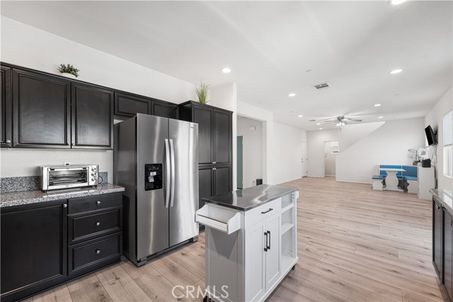 2436 Lugar Bonito Court, Rosamond CA: https://media.crmls.org/medias/2c3b49ea-f6ca-4d9d-81d7-d4ab46adaa84.jpg